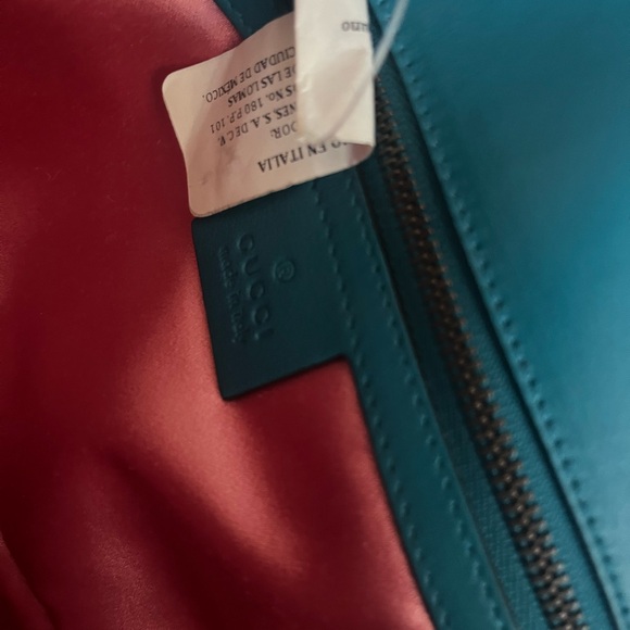 Gucci BLUE VELVET GG MARMONT SHOULDER BAG SMALL - Picture 5 of 7